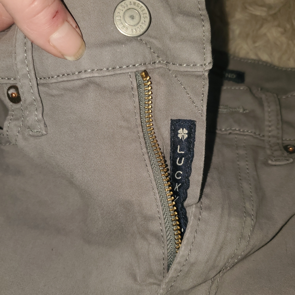Lucky Brand Straight Leg Jeans in Gray with Gold Hardware